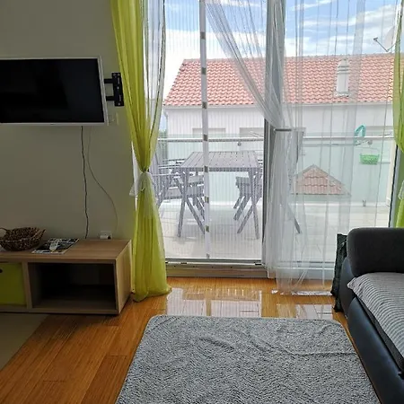 Apartment Apartman Nina