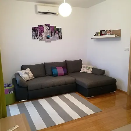 Apartment Apartman Nina